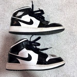 Air Jordan 1 Mid Black/White